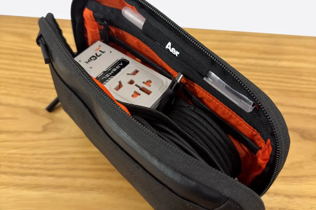 Arsmel VisaPro 170W in Opened AER Slim Pouch 2