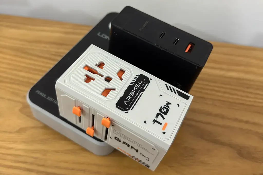 Arsmel VisaPro 170W Plugged into Extension Cord